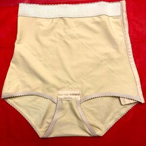 Wink your little secret women’s beige shape wear size 3X